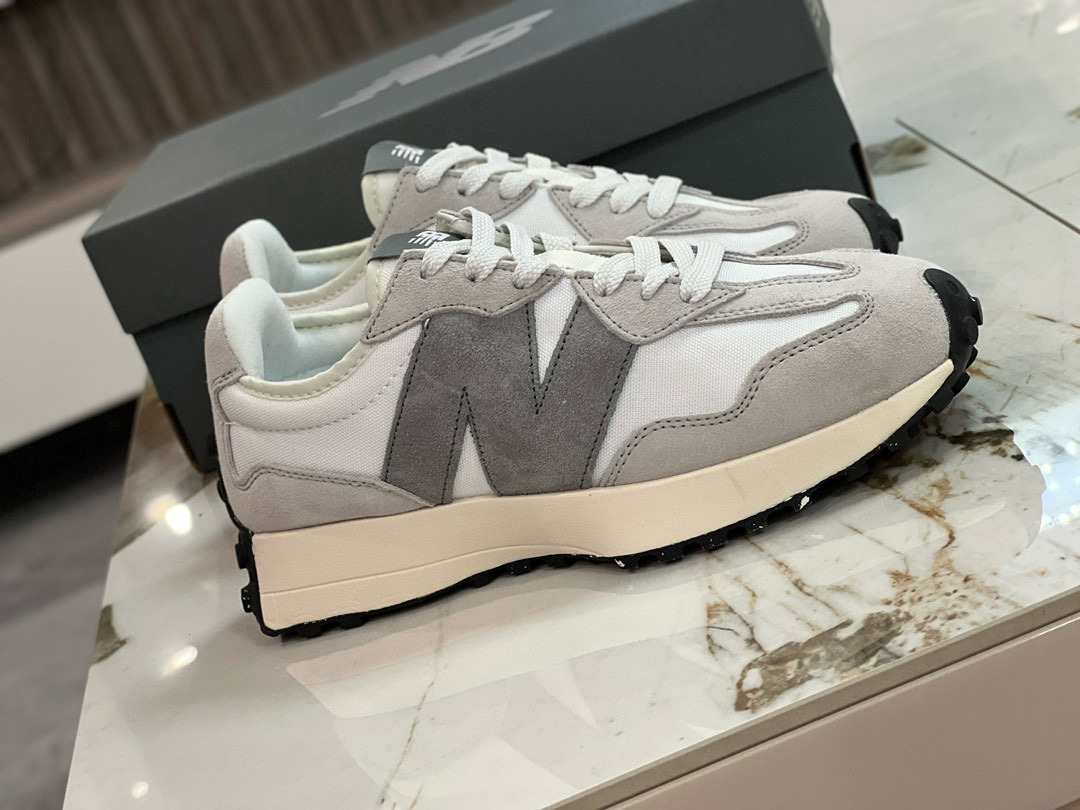 Shoe New Balance sneakers — 7e9a02e7 Angle 1