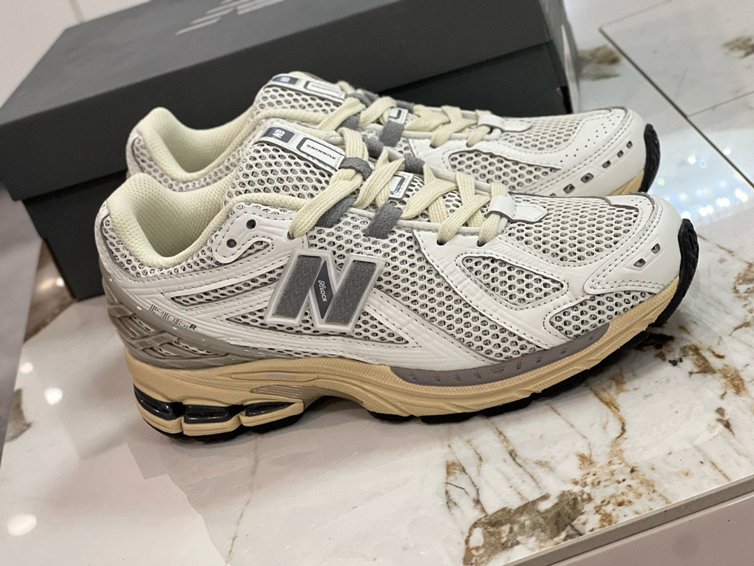 Shoe New Balance sneakers — a0a975ba Angle 1