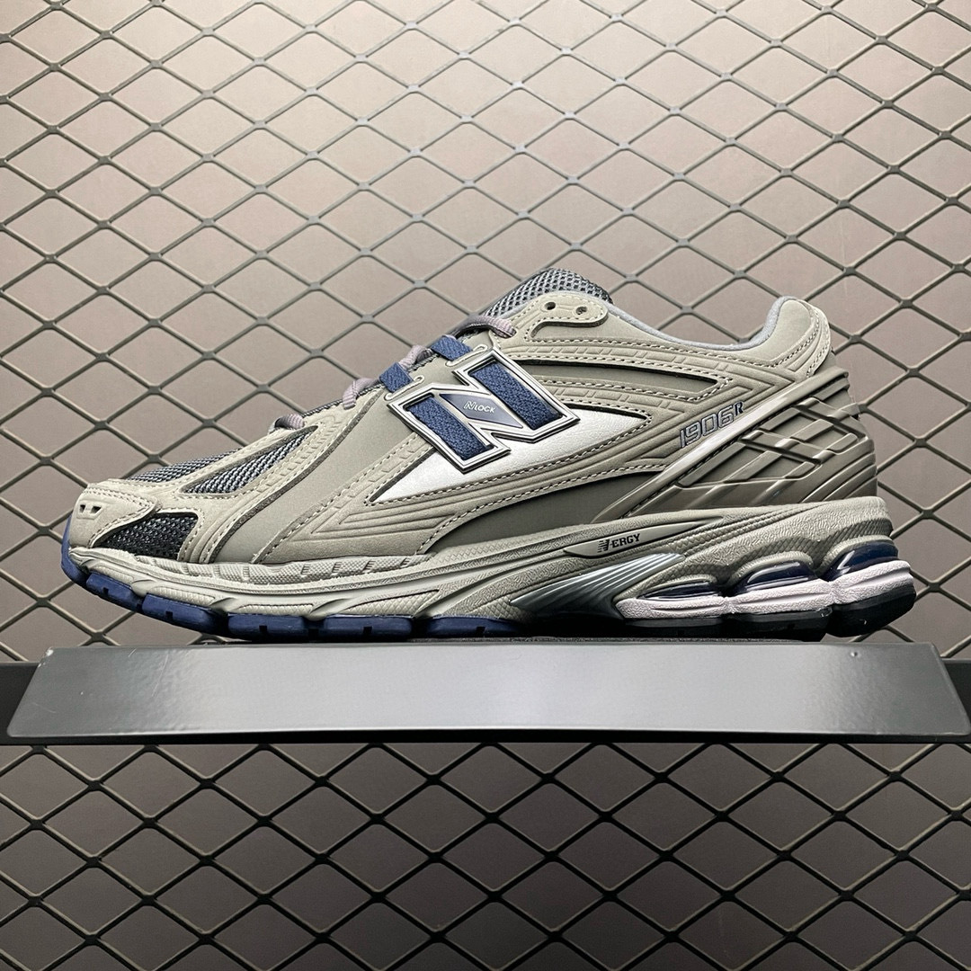 Shoe New Balance sneakers — b39fbe19 Angle 1
