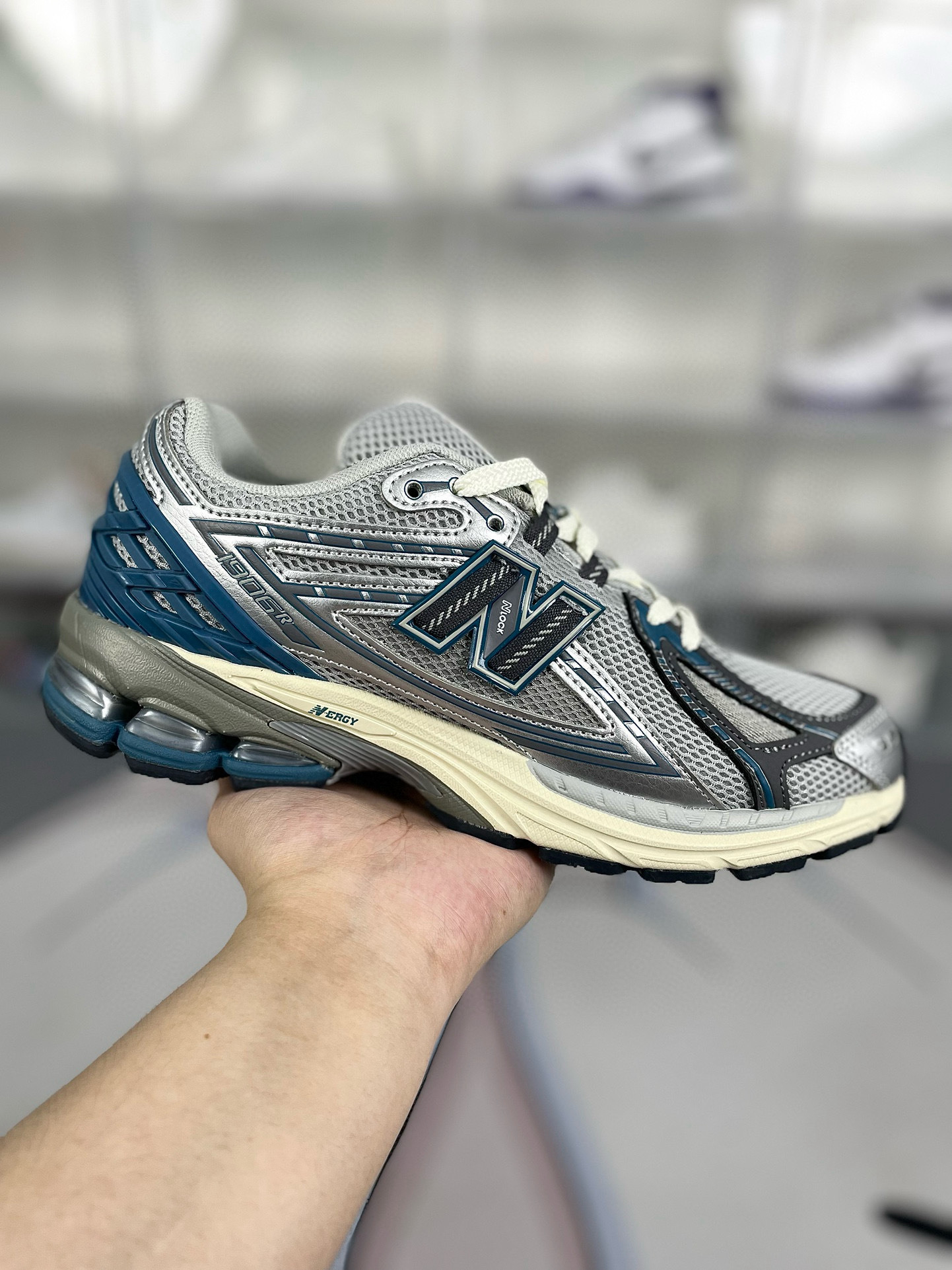 Shoe New Balance sneakers — b3e2a8ae Angle 1