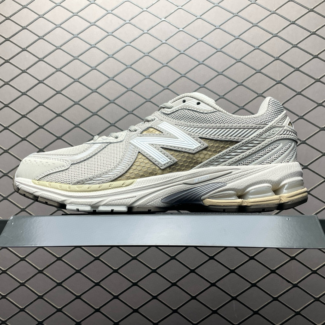 Shoe New Balance sneakers — d68c466c Angle 1