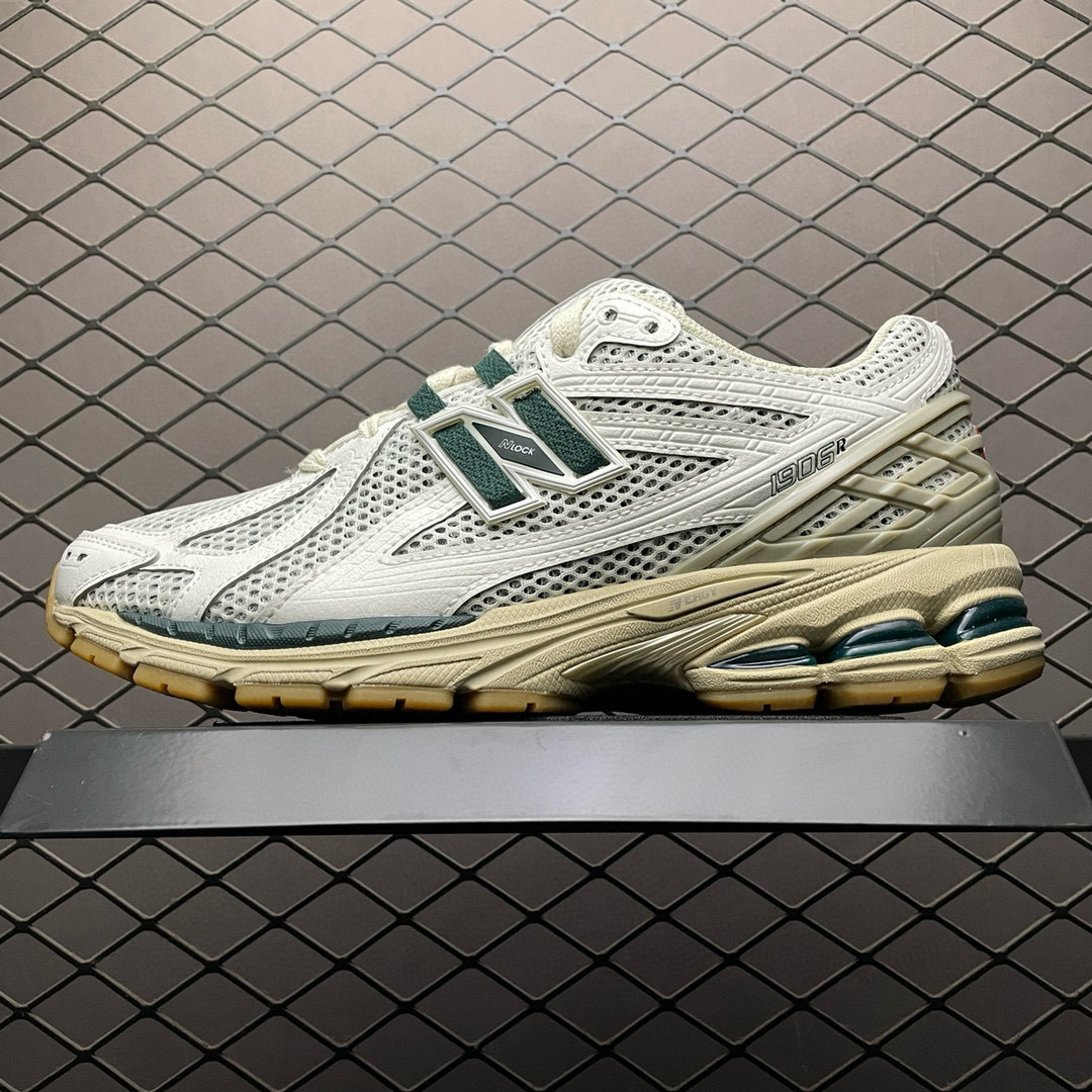 Shoe New Balance sneakers — d7db262d Angle 1