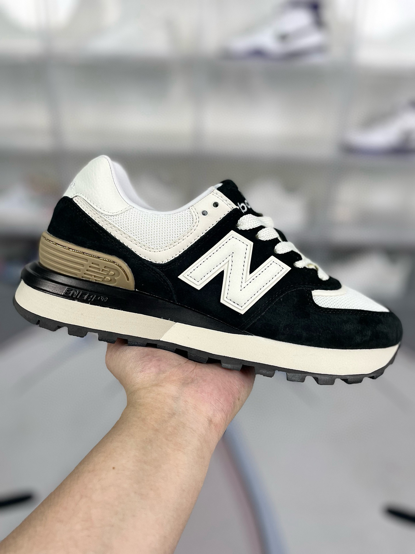 Shoe New Balance sneakers — f1243cc0 Angle 1