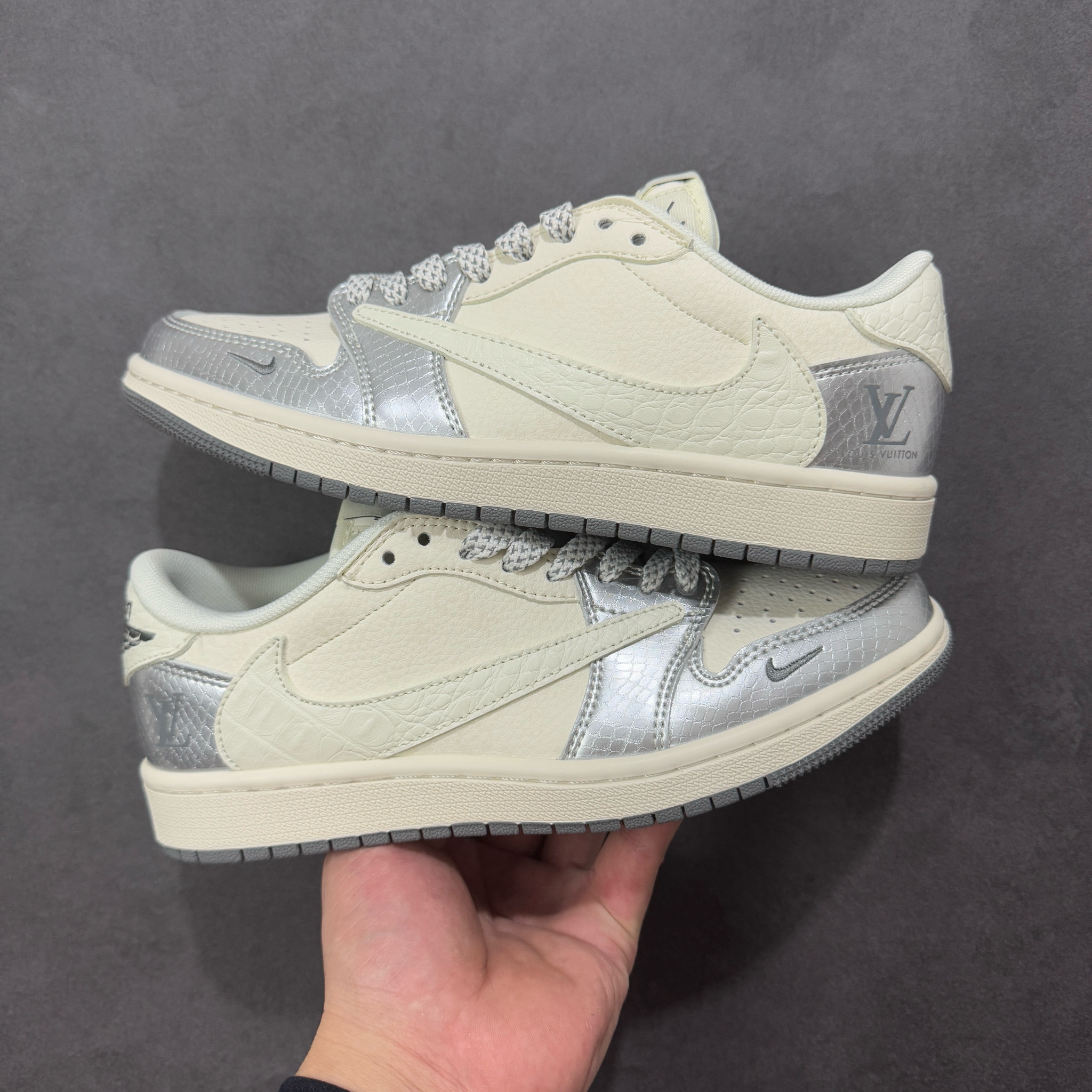 Shoe Nike Shoes — 4d742624 Angle 1