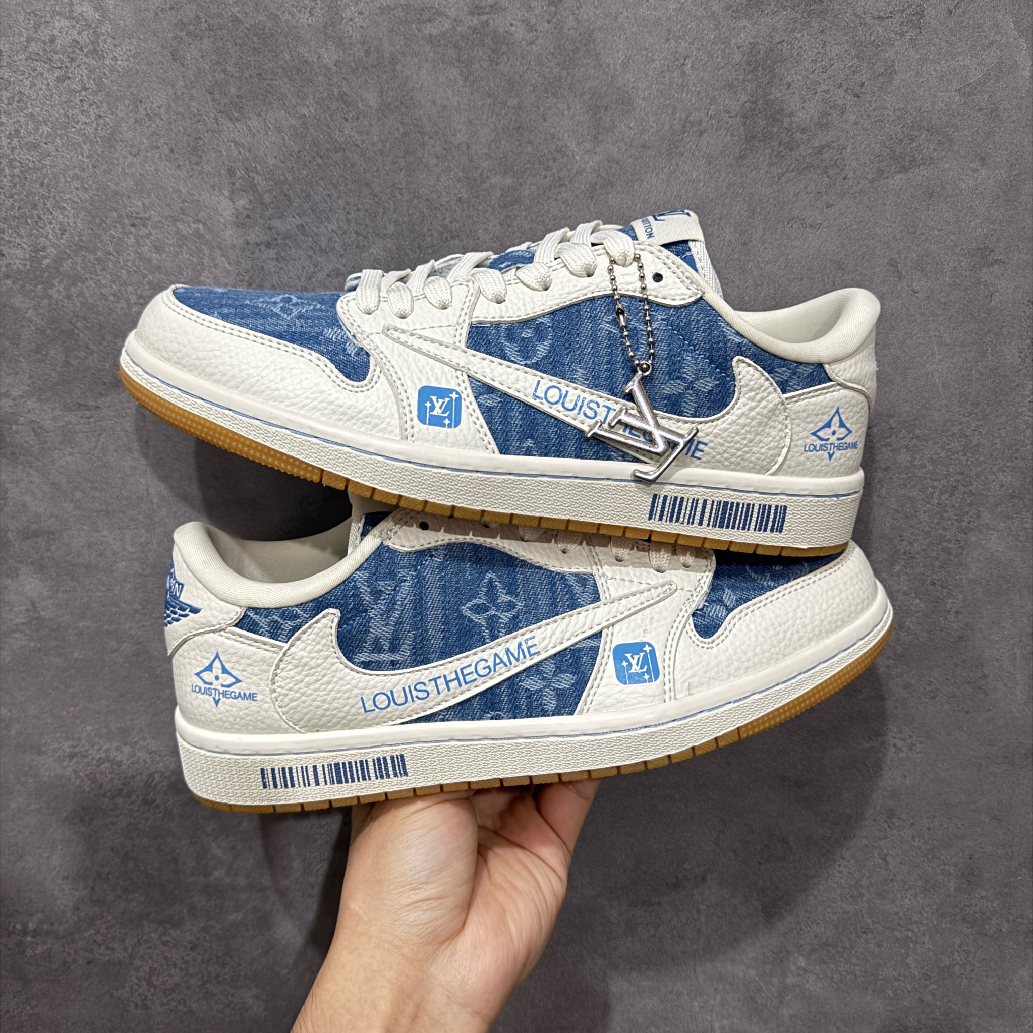 Shoe Nike Shoes — a627b827 Angle 1