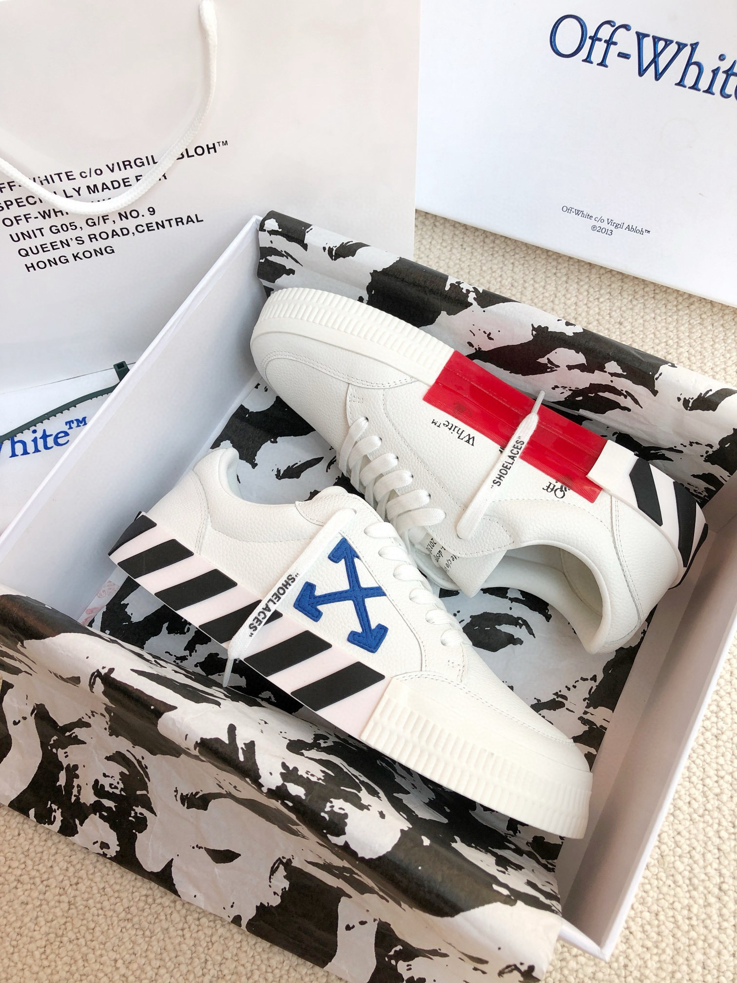 Shoe Off-White Shoes Collection — 1ef3b568 Angle 1