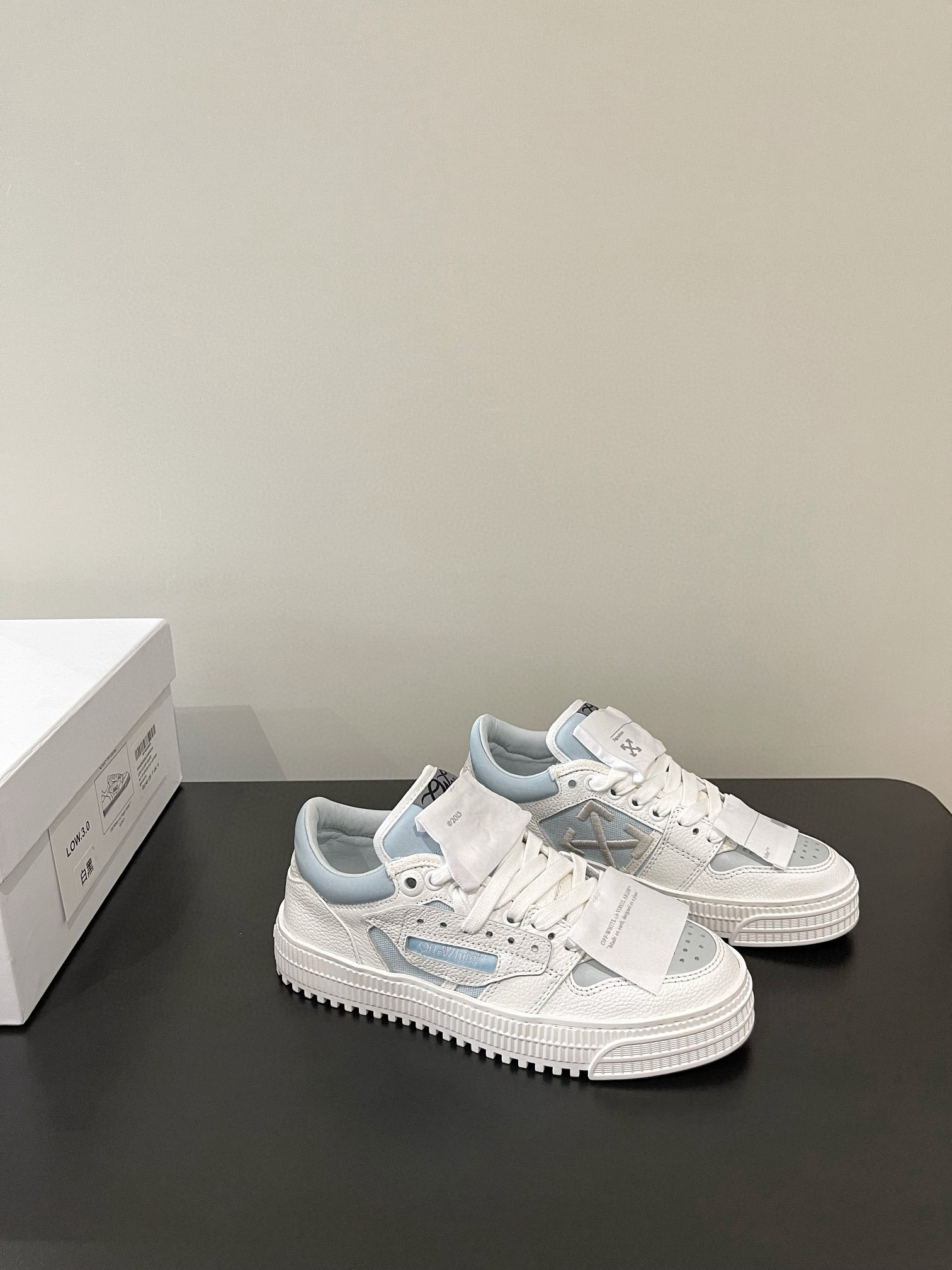 Shoe Off-White Shoes Collection — 4b6fe8b9 Angle 1