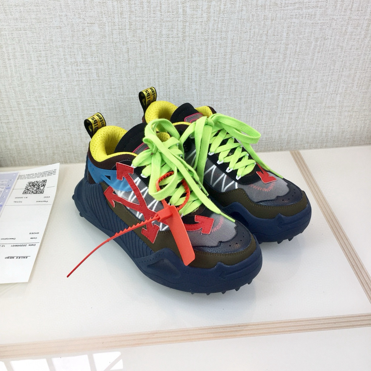 Shoe Off-White Shoes Collection — 5d1b0555 Angle 1