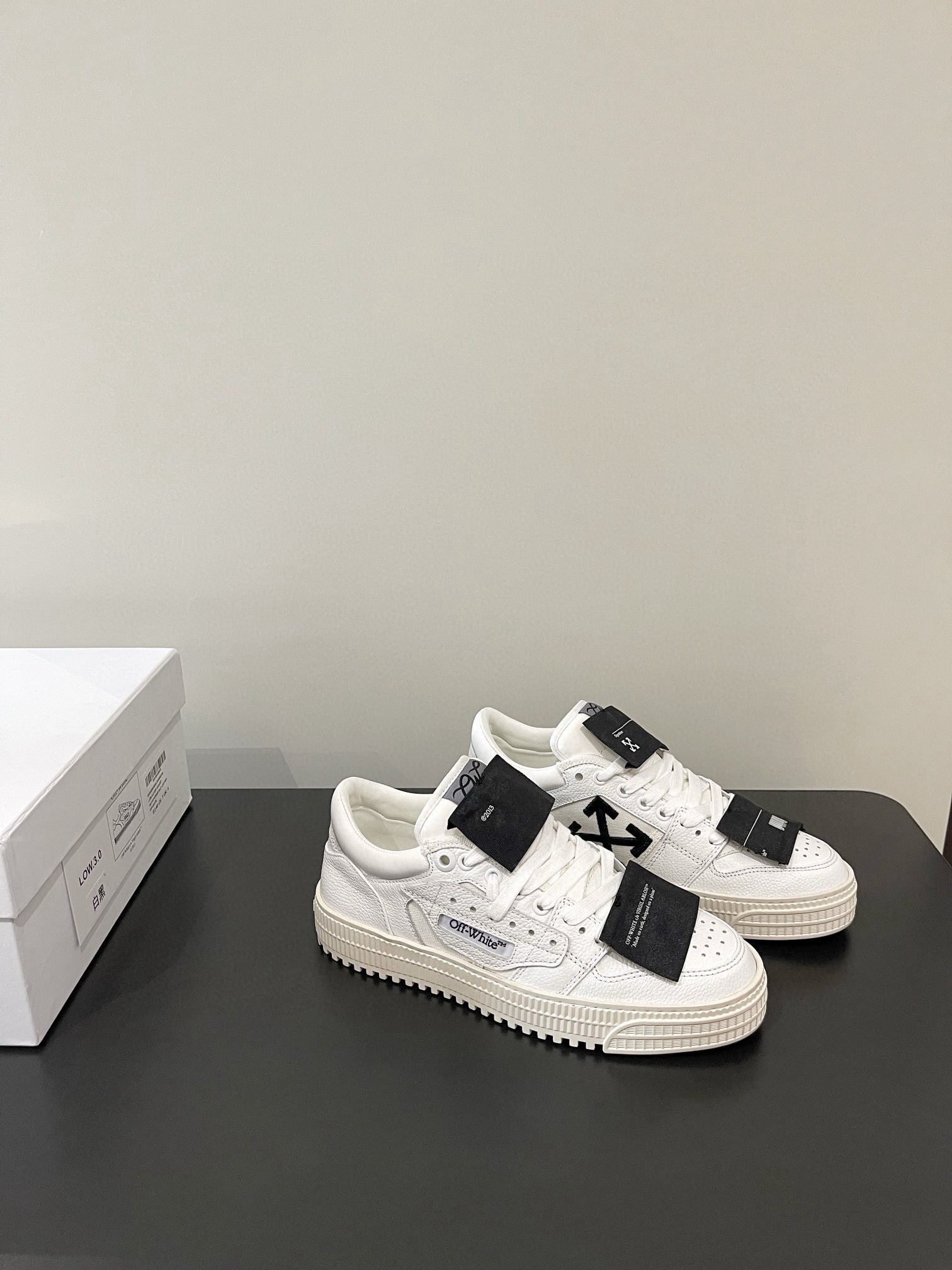 Shoe Off-White Shoes Collection — 603eb2a5 Angle 1