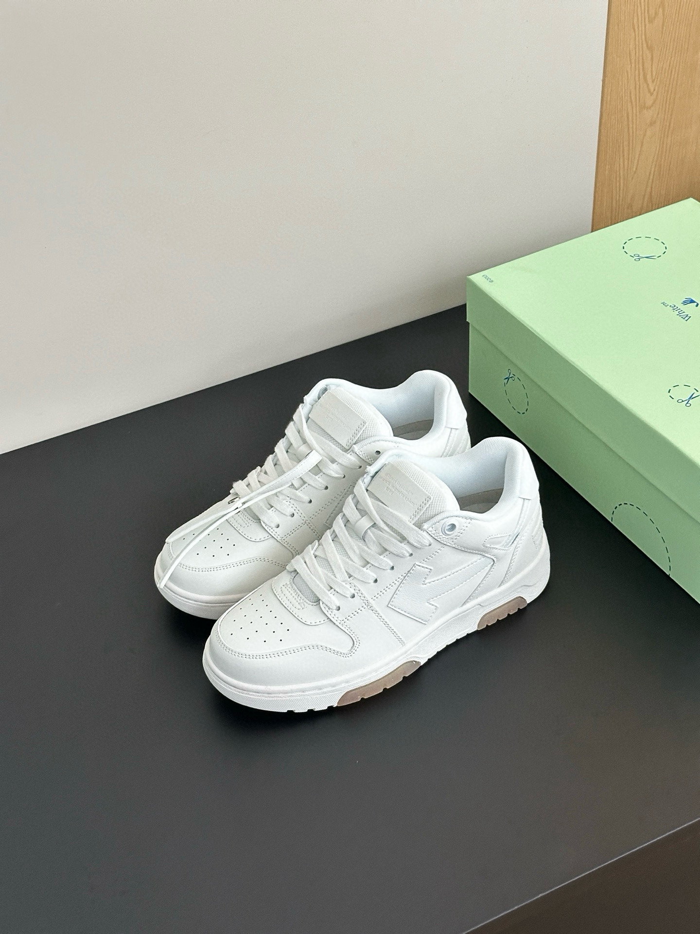 Shoe Off-White Shoes Collection — 781a79f0 Angle 1