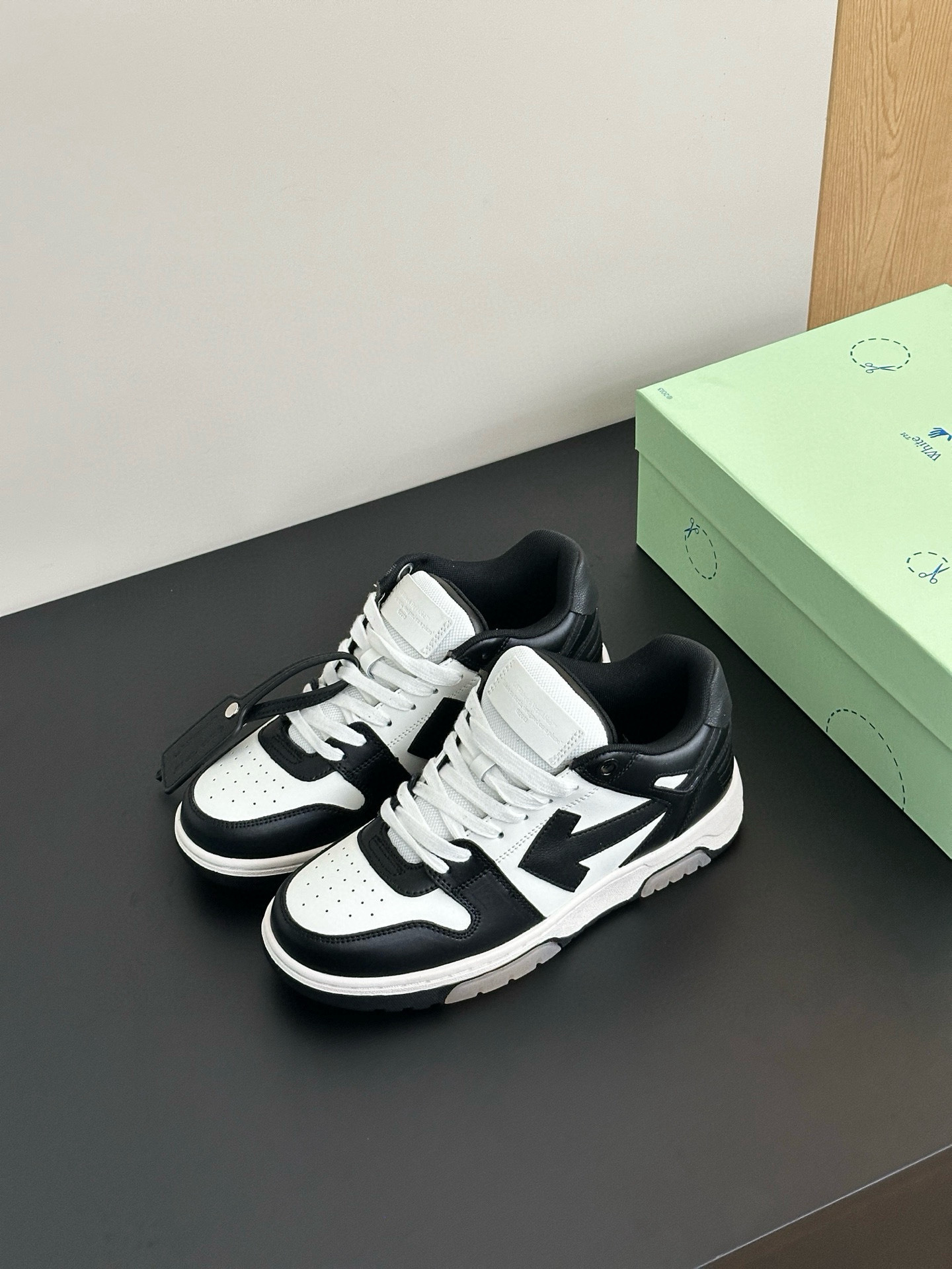 Shoe Off-White Shoes Collection — 88beea3e Angle 1