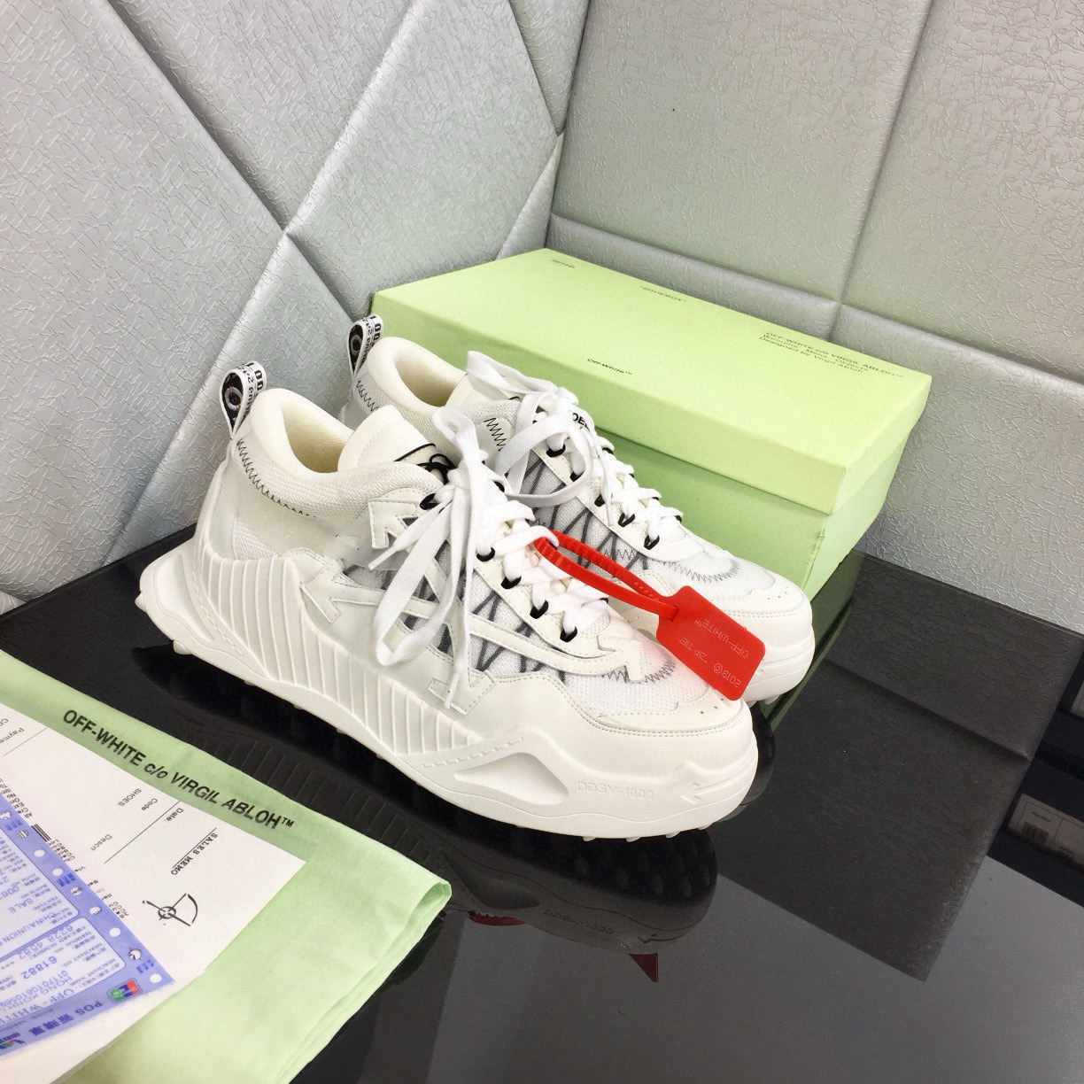 Shoe Off-White Shoes Collection — 8cb36c93 Angle 1