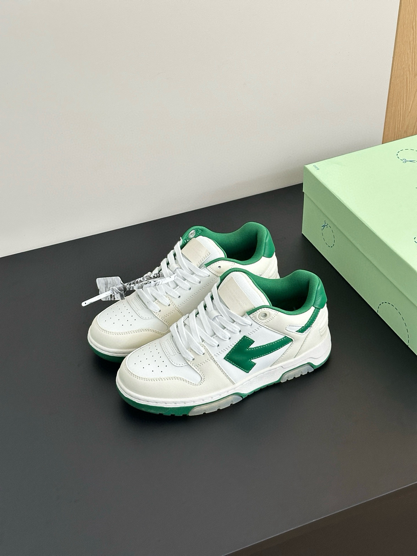 Shoe Off-White Shoes Collection — c7624b37 Angle 1