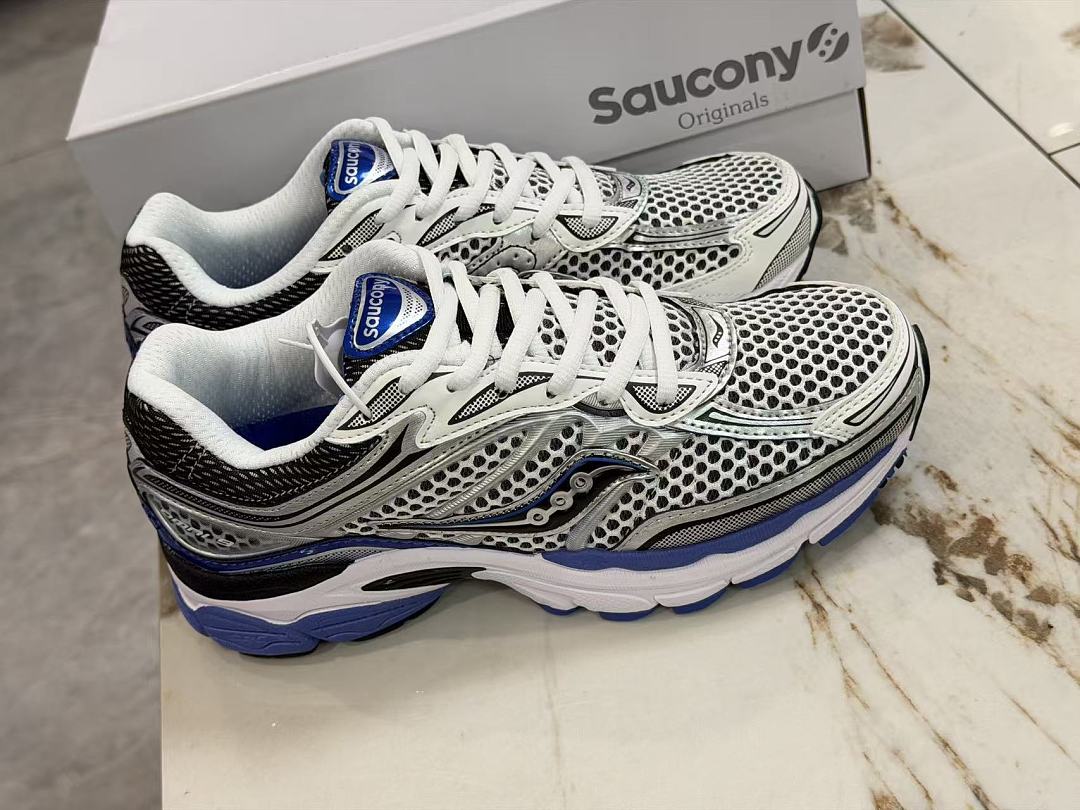 Shoe Saucony — 3658f855 Angle 1