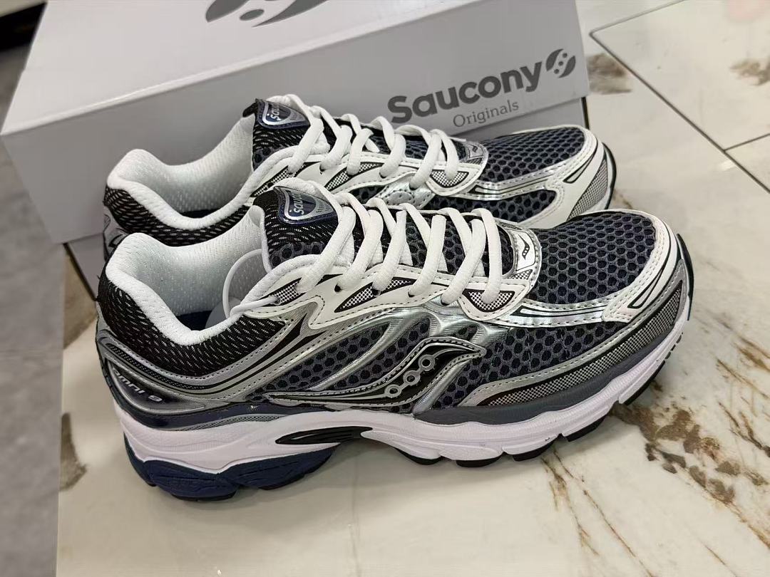 Shoe Saucony — 4ddfb278 Angle 1