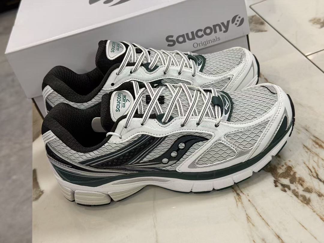 Shoe Saucony — 539b7c64 Angle 1