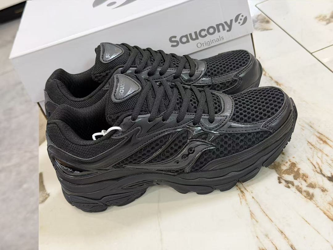 Shoe Saucony — 62737598 Angle 1