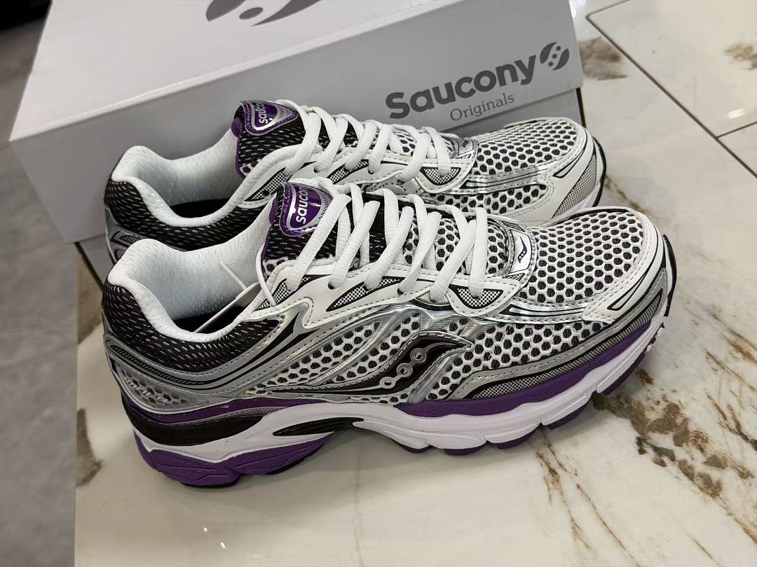Shoe Saucony — 75b656f8 Angle 1