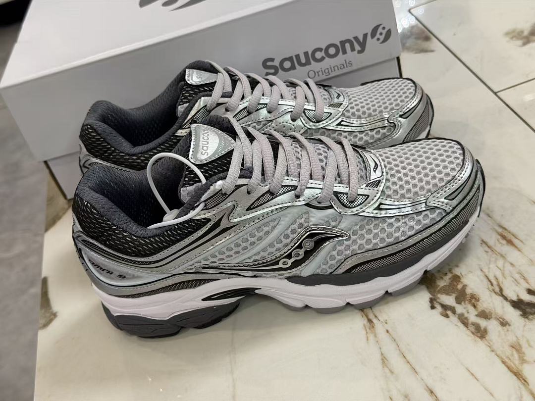Shoe Saucony — 87051562 Angle 1