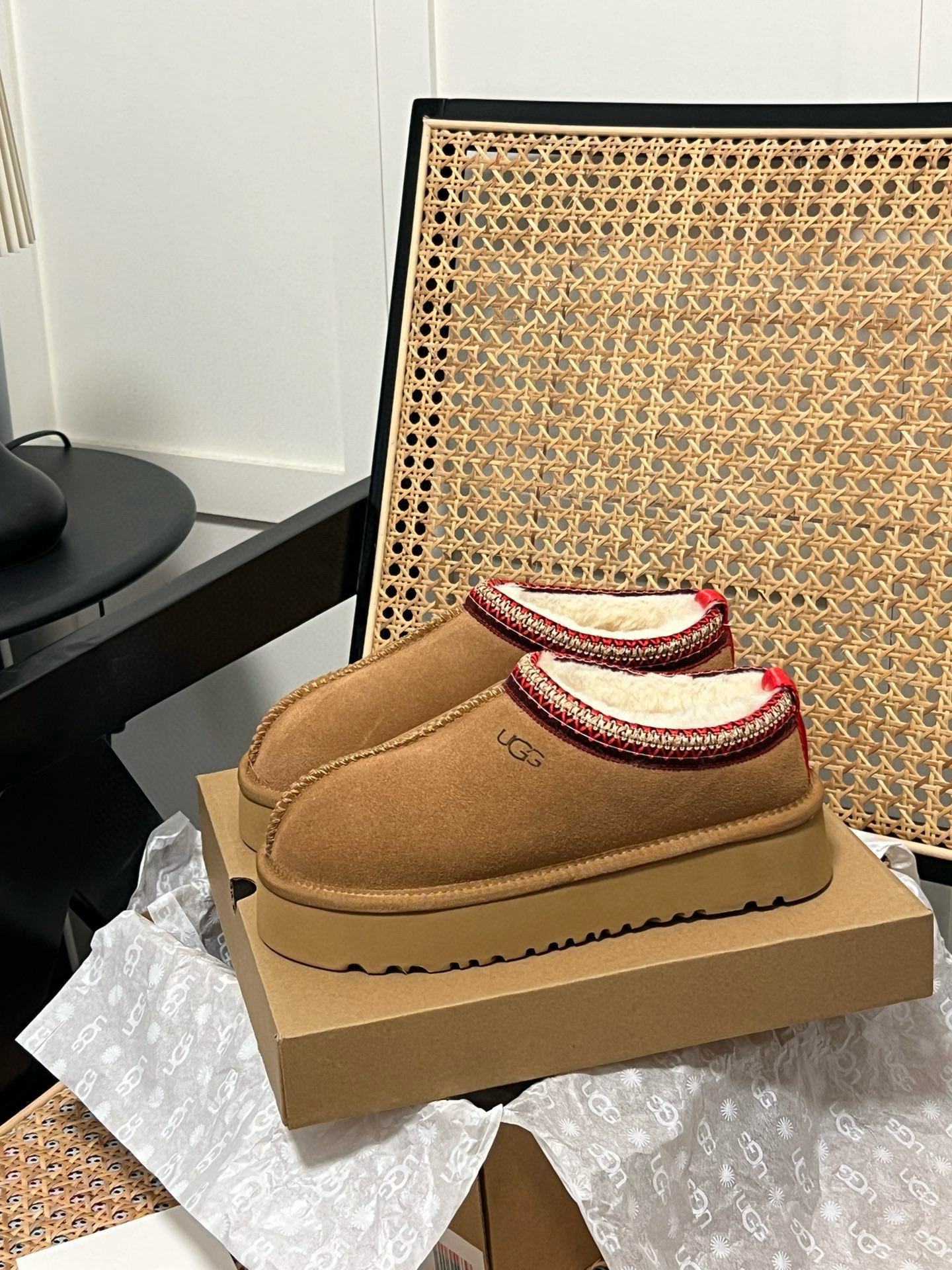 Shoe Ugg series — 4b6c15f3 Angle 1
