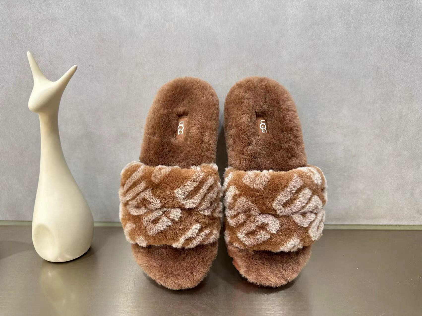 Shoe Ugg series — 92c4d164 Angle 1