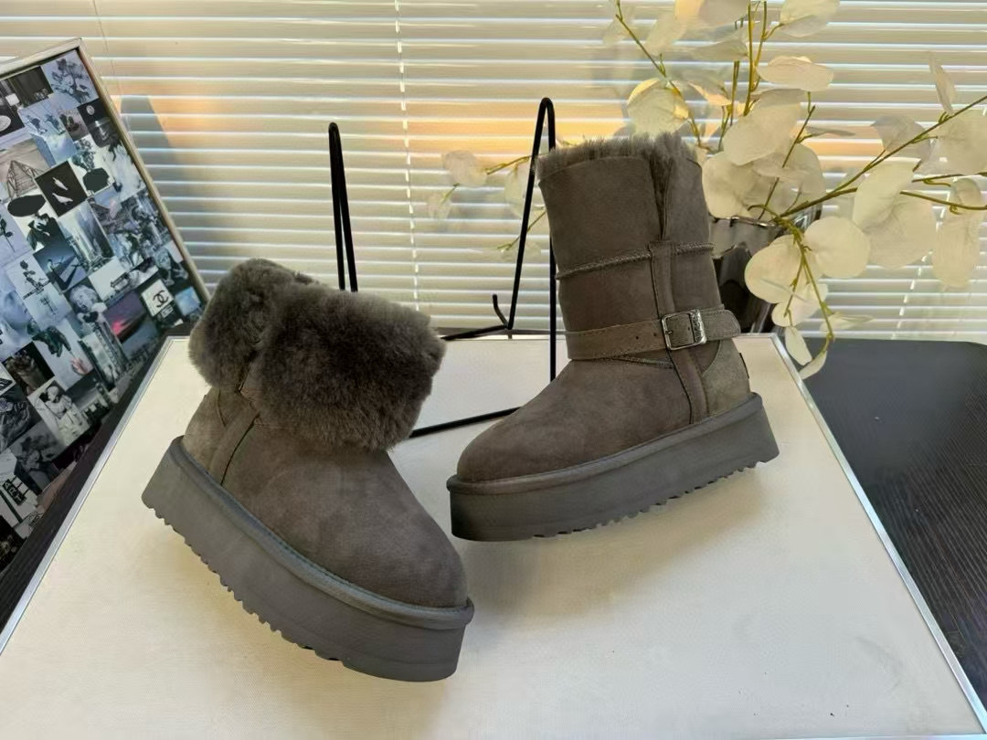 Shoe Ugg series — d3376dcc Angle 1