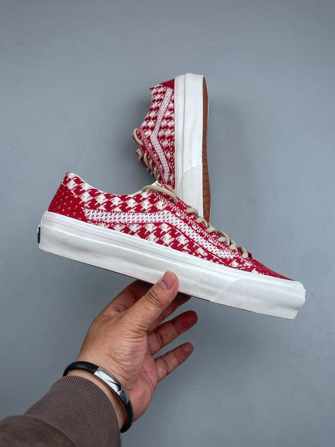 Shoe Vans Old Skool shoes — 236e77a2 Angle 1
