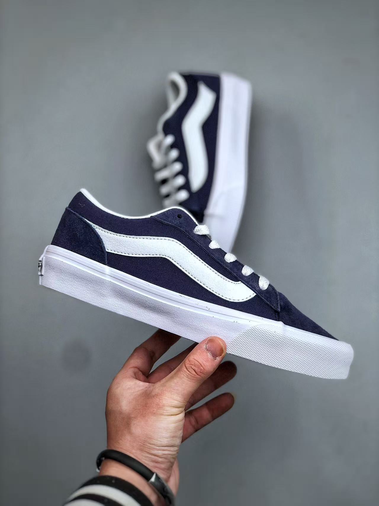 Shoe Vans Old Skool shoes — 2b972072 Angle 1