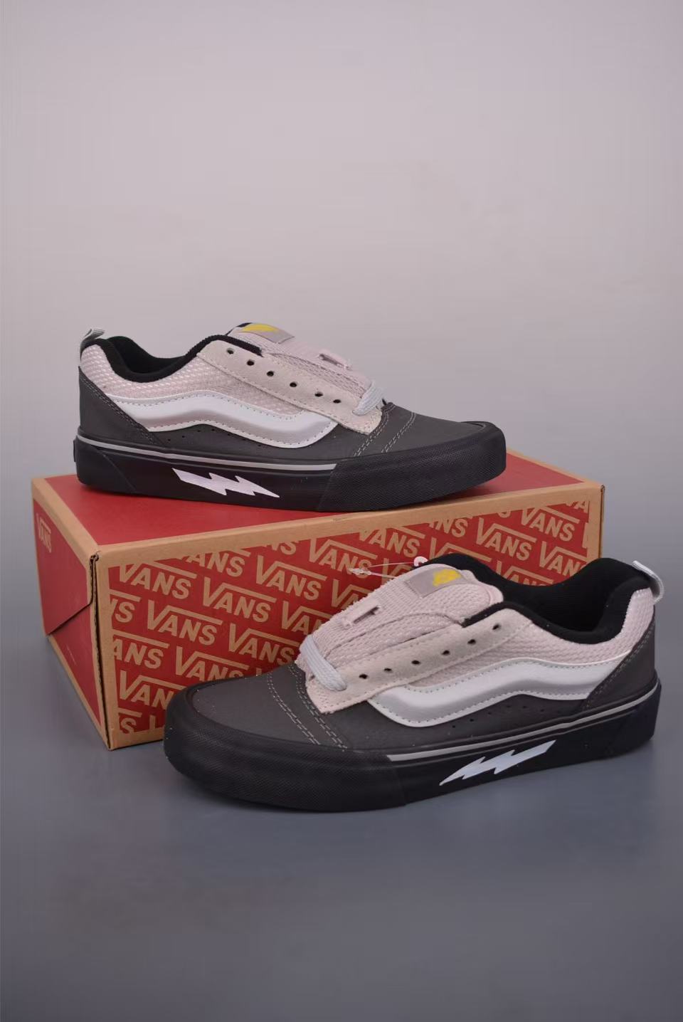 Shoe Vans Old Skool shoes — 44a139a9 Angle 1