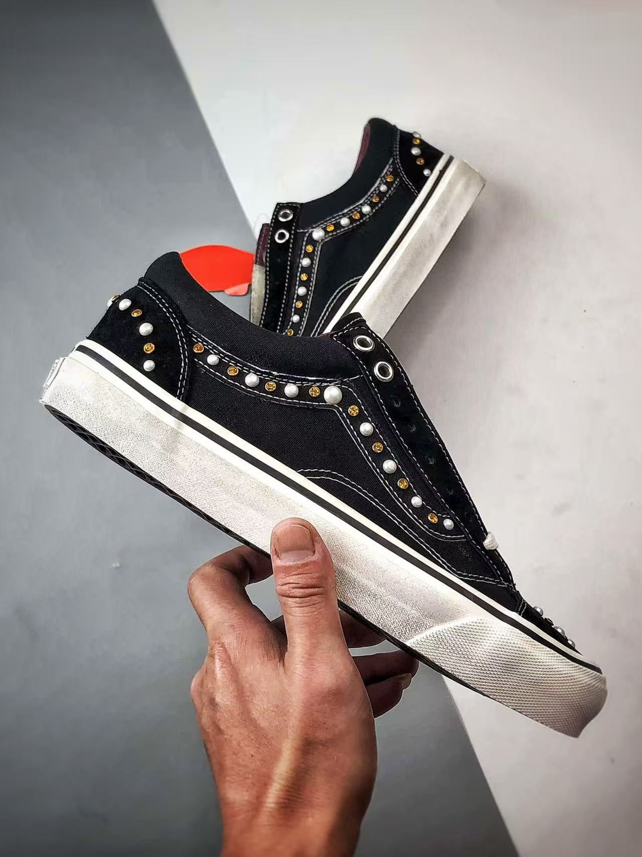 Shoe Vans Old Skool shoes — 6104ef44 Angle 1