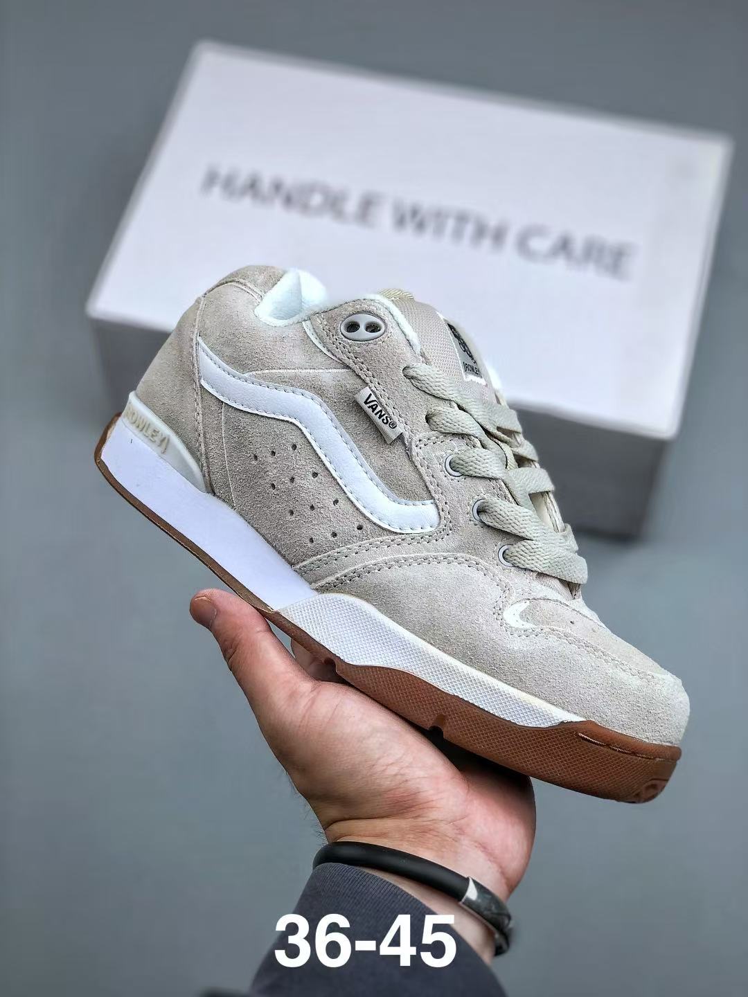 Shoe Vans Old Skool shoes — 70ca2366 Angle 1