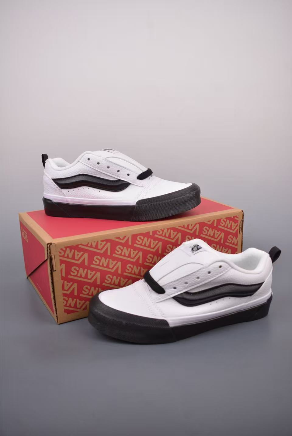 Shoe Vans Old Skool shoes — 74145c42 Angle 1