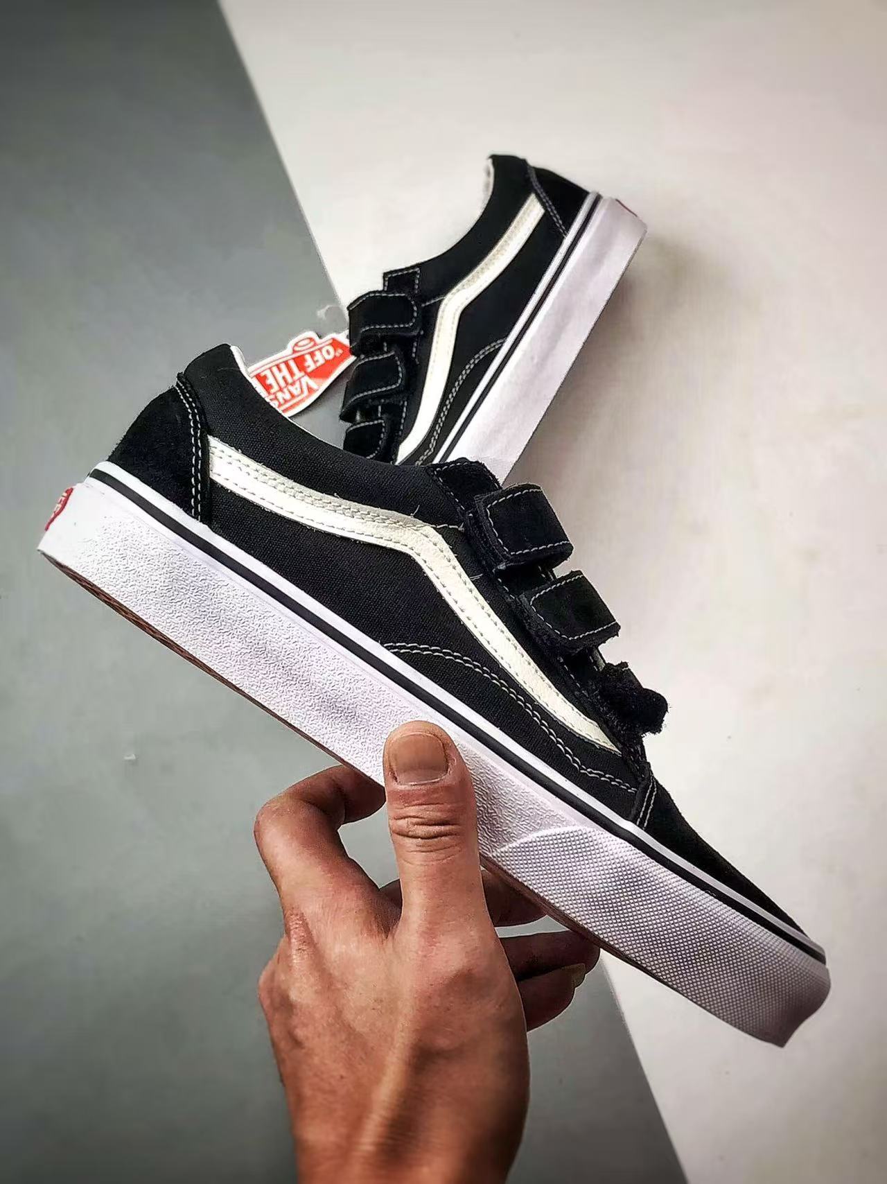 Shoe Vans Old Skool shoes — 817110b0 Angle 1