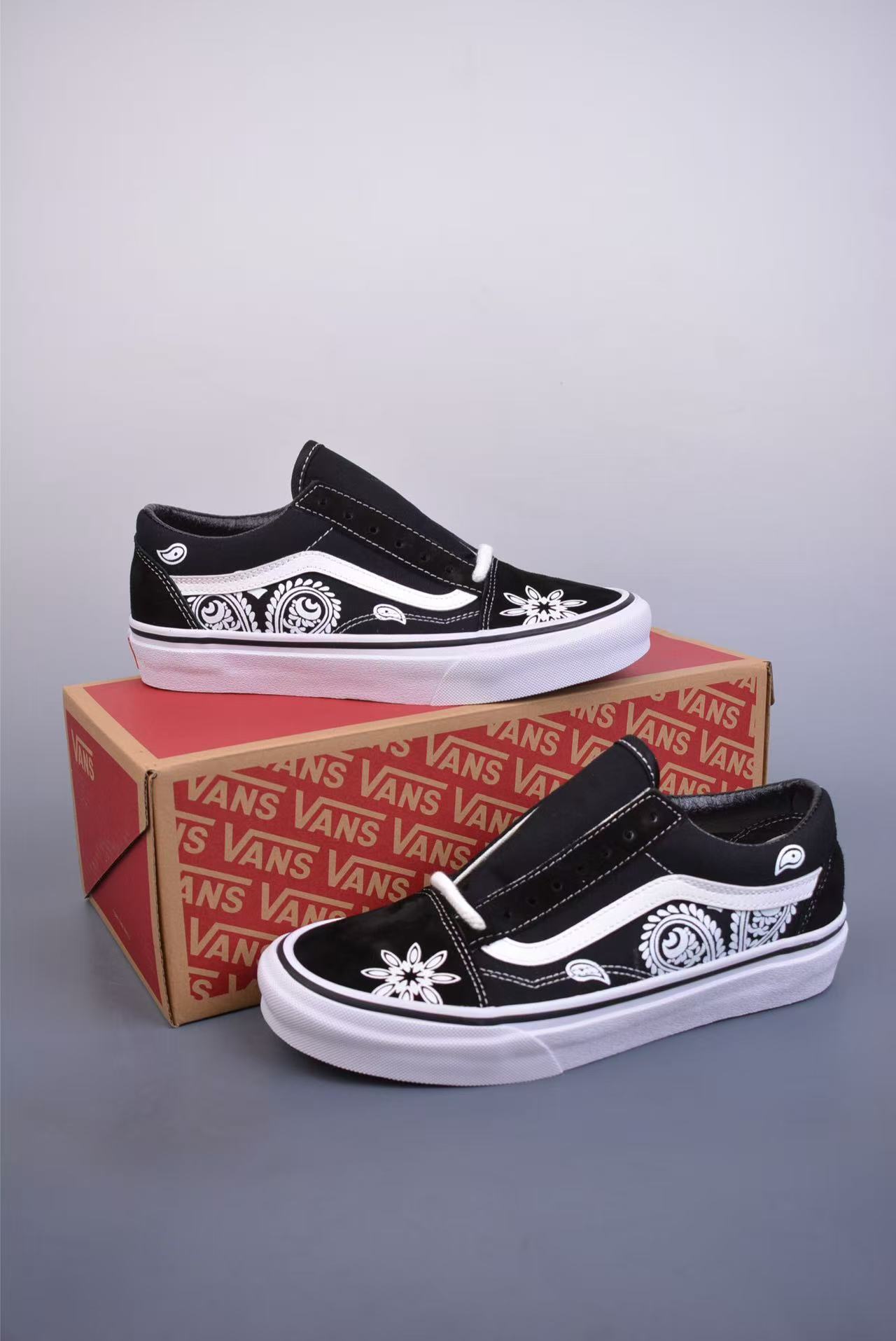 Shoe Vans Old Skool shoes — 86288fcf Angle 1