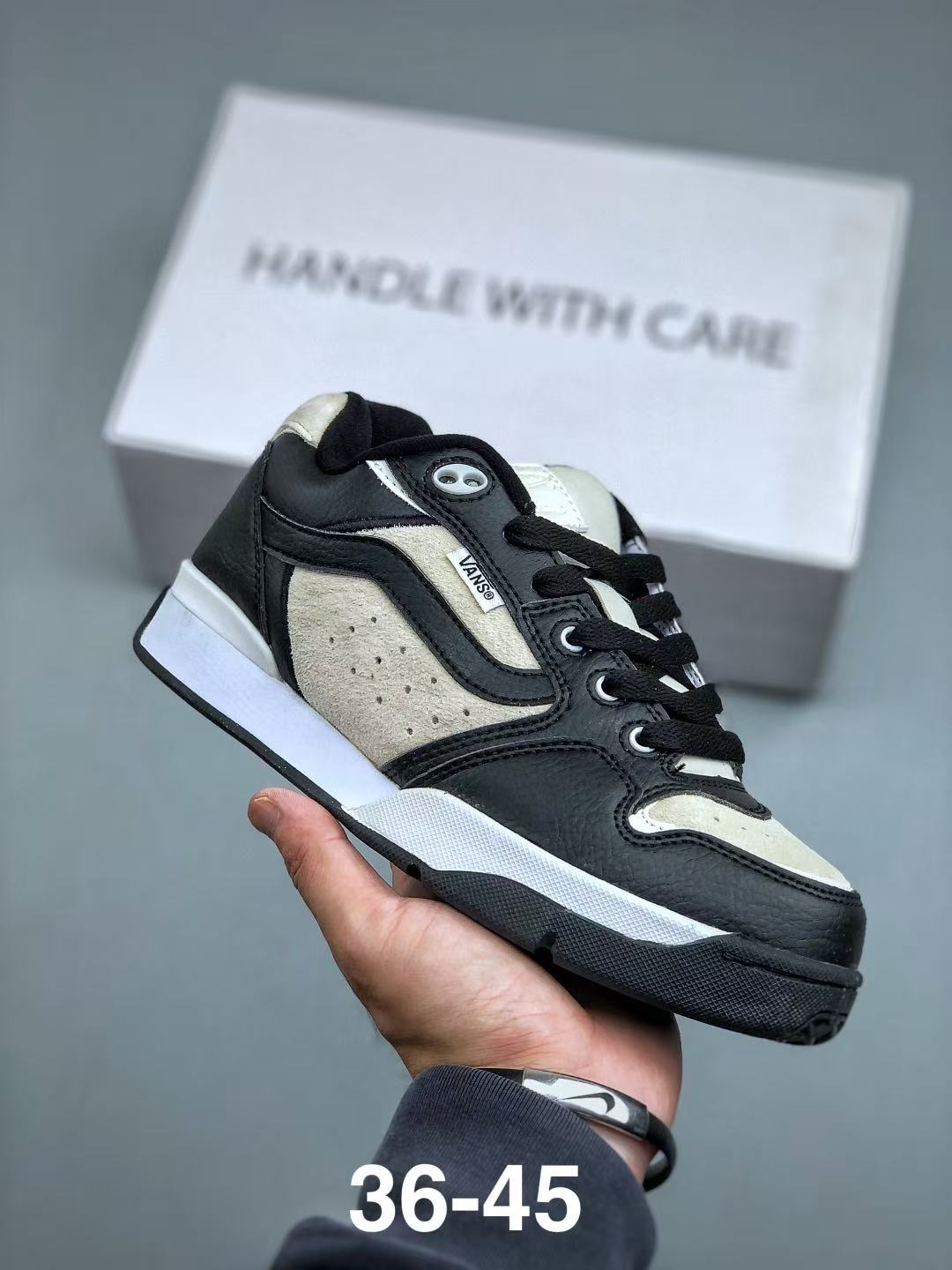 Shoe Vans Old Skool shoes — c8d1f430 Angle 1