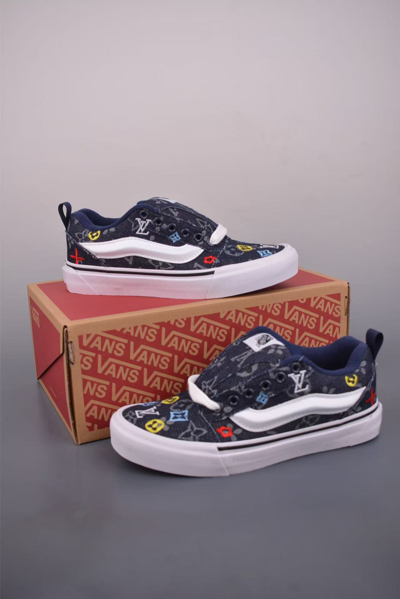 Shoe Vans Old Skool shoes — cb1b7101 Angle 1