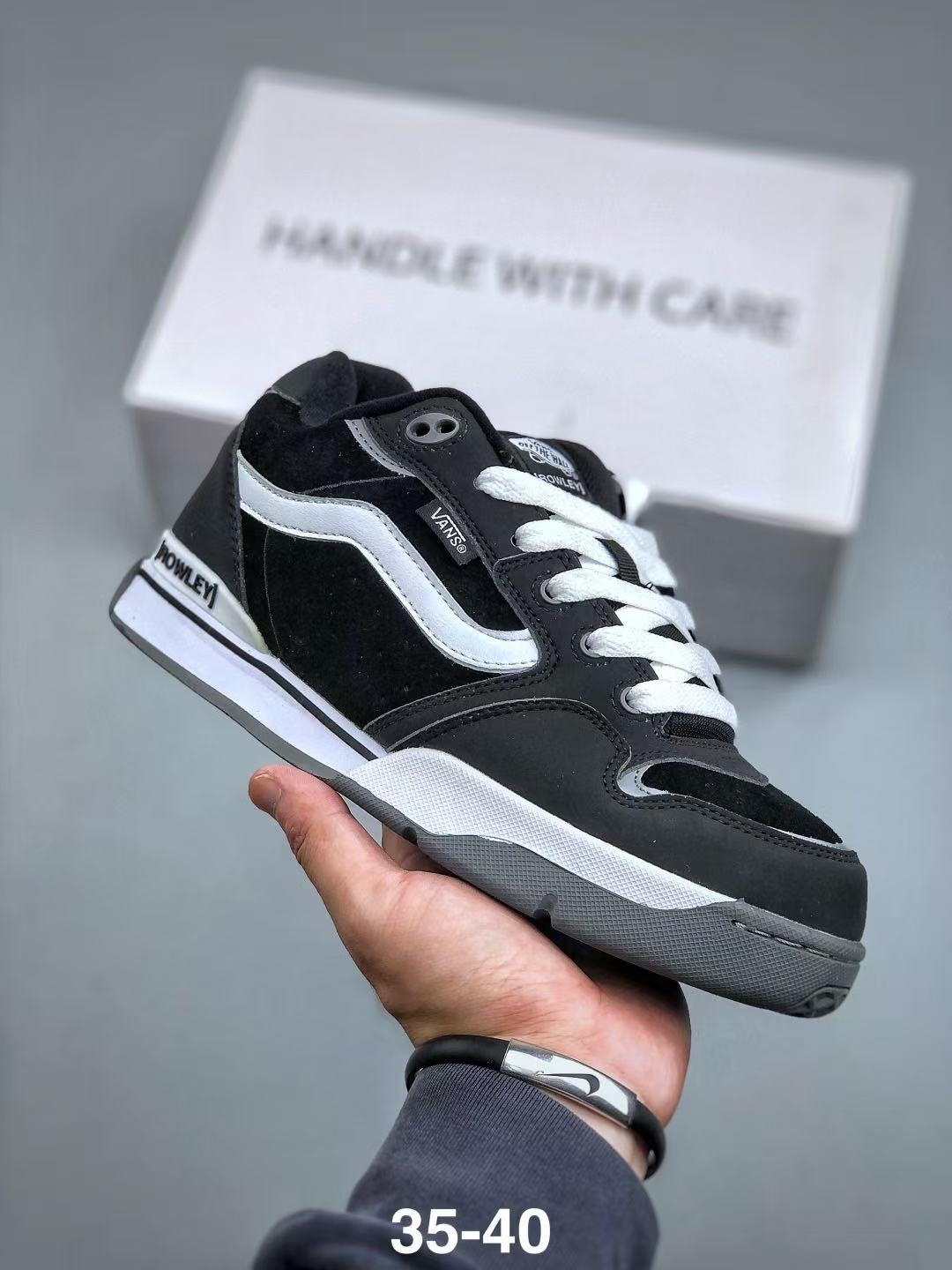 Shoe Vans Old Skool shoes — cf51d2ca Angle 1