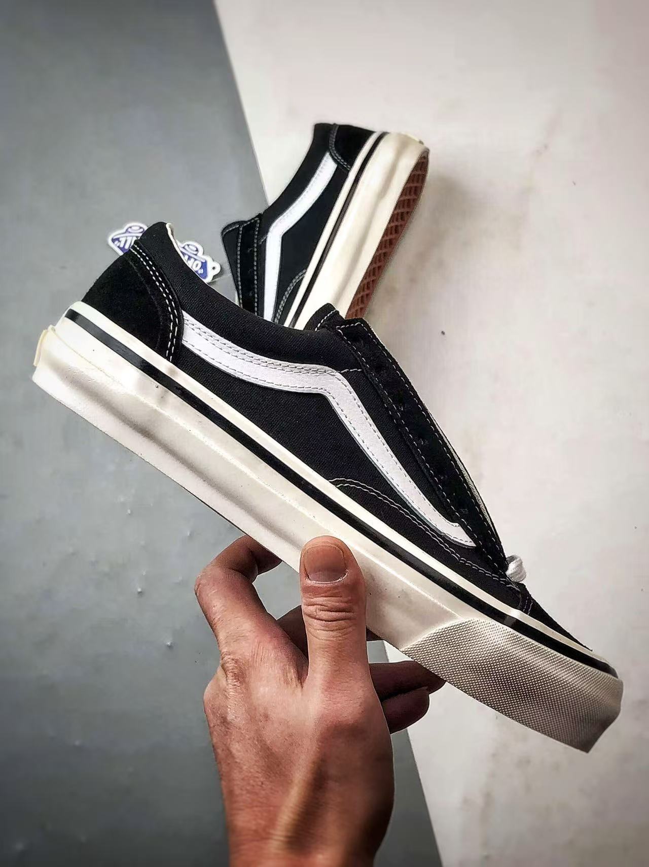 Shoe Vans Old Skool shoes — d0591542 Angle 1