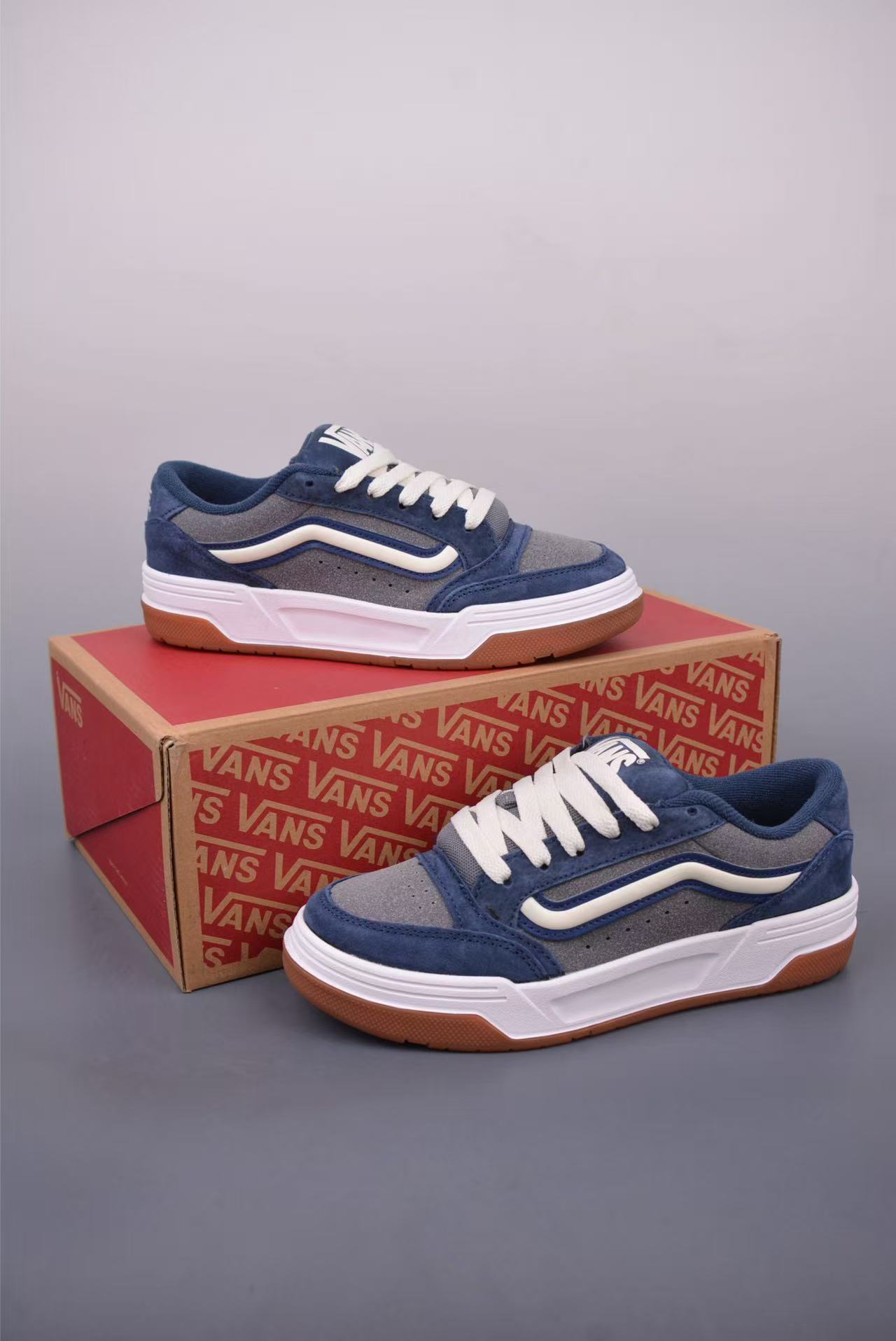 Shoe Vans Old Skool shoes — ee8b81db Angle 1