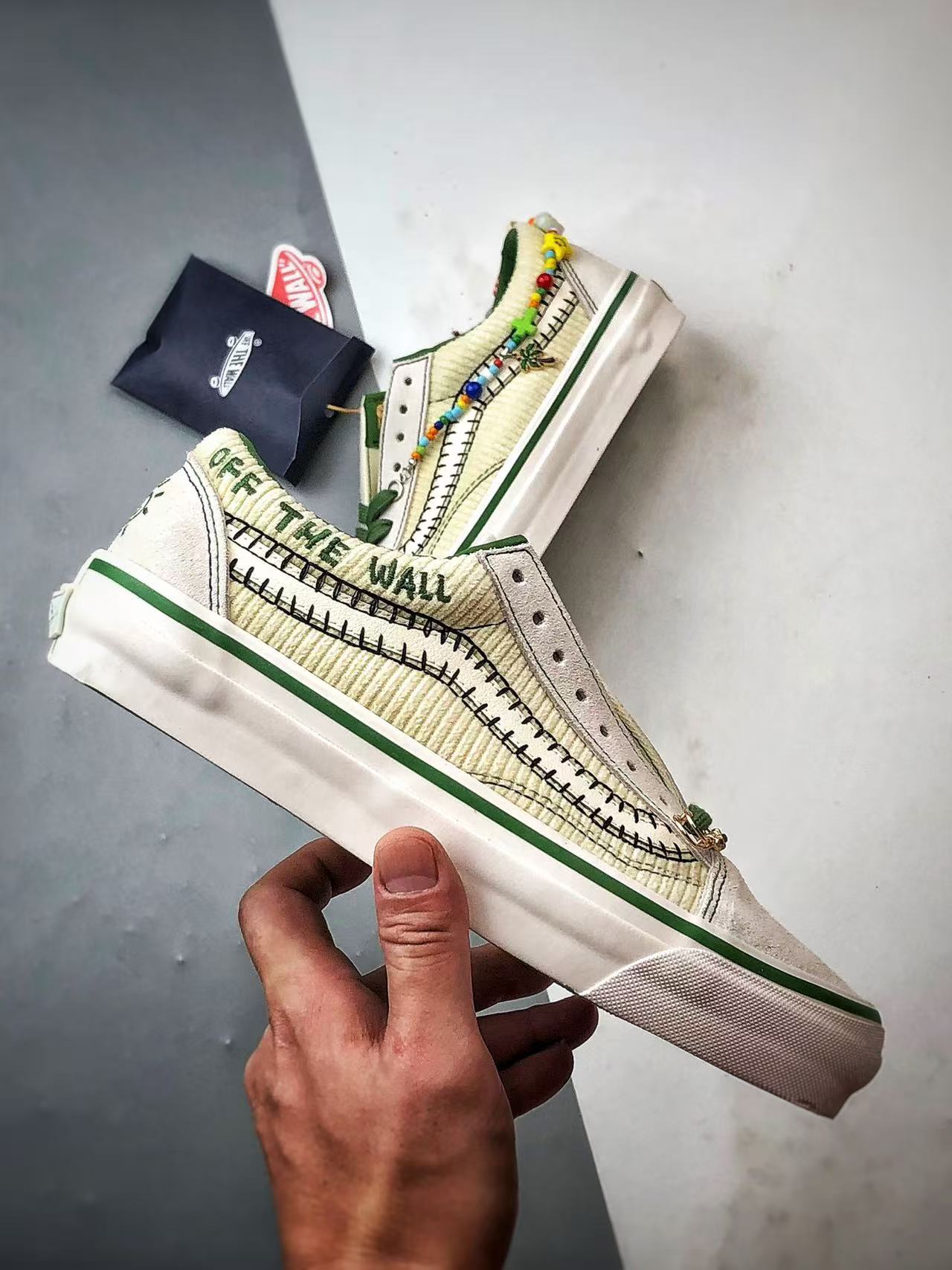 Shoe Vans Old Skool shoes — f6272000 Angle 1