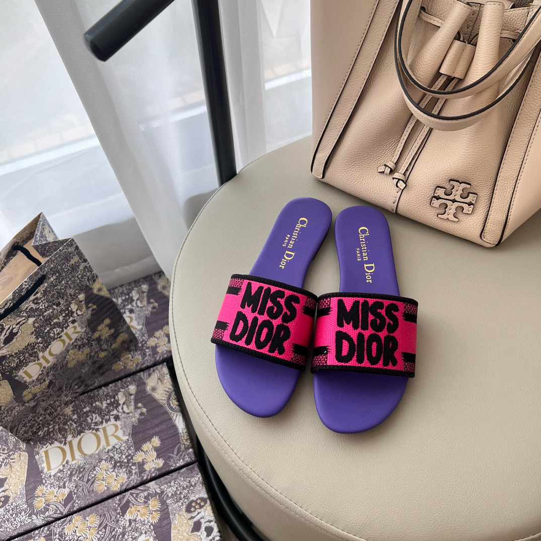 Shoe Women Sandals — 08050b9b Angle 1