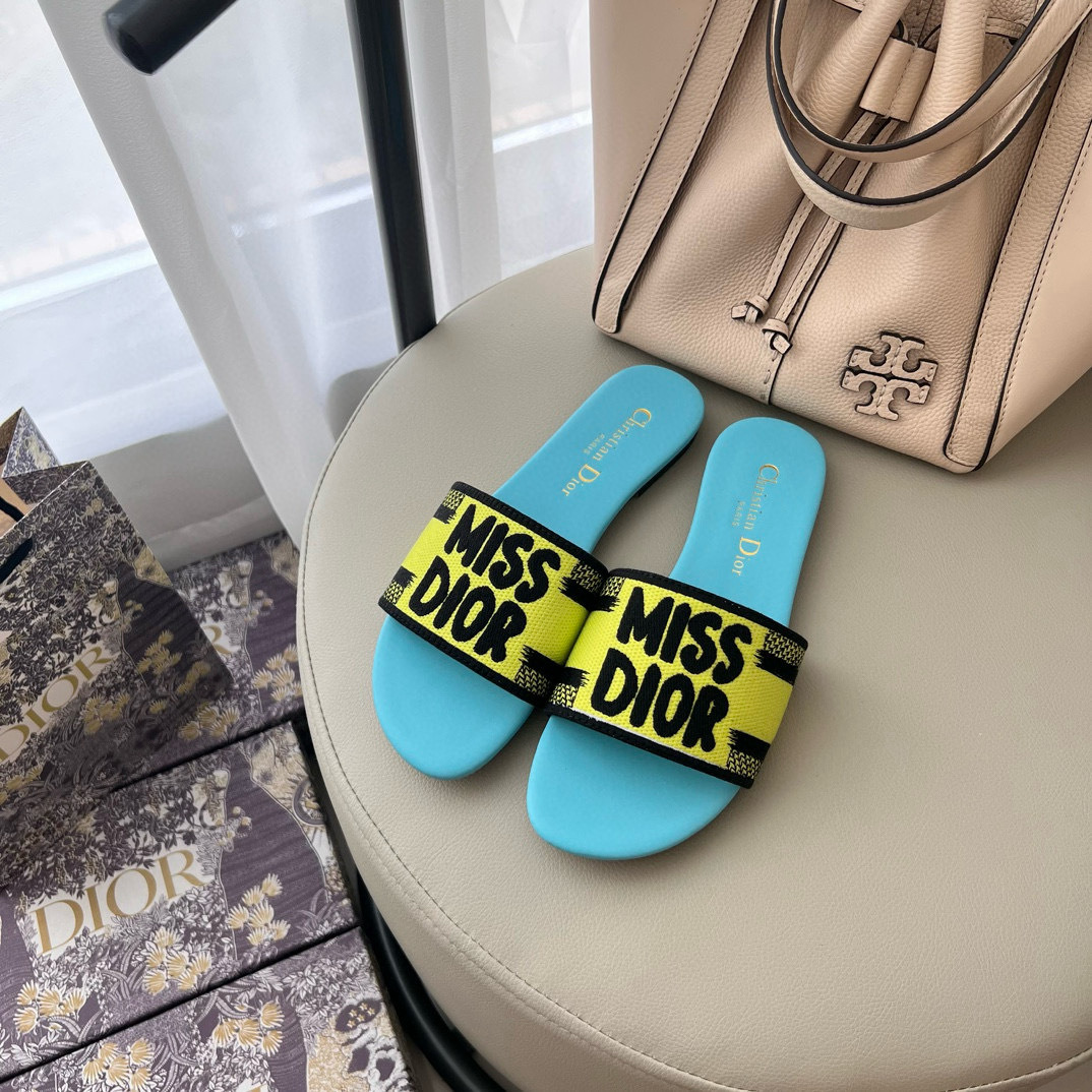 Shoe Women Sandals — 1c7c0b1c Angle 1