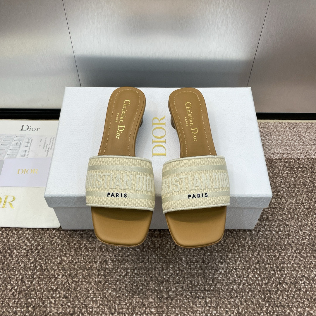Shoe Women Sandals — 555be2b2 Angle 1
