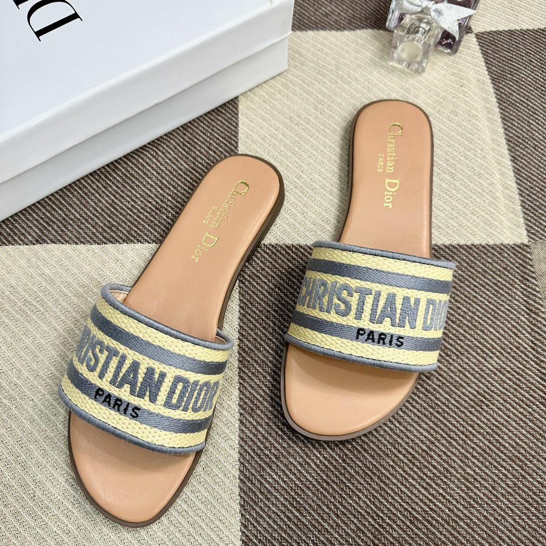 Shoe Women Sandals — 583df2e3 Angle 1