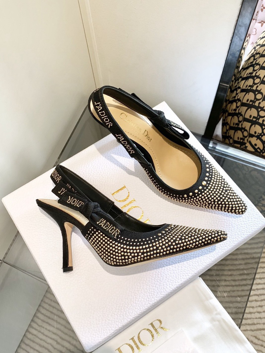 Shoe Women Sandals — 72585c2b Angle 1