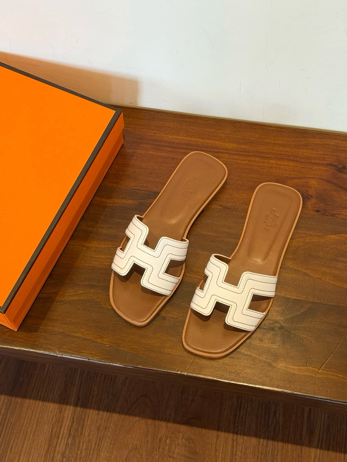 Shoe Women Sandals — a8b71024 Angle 1