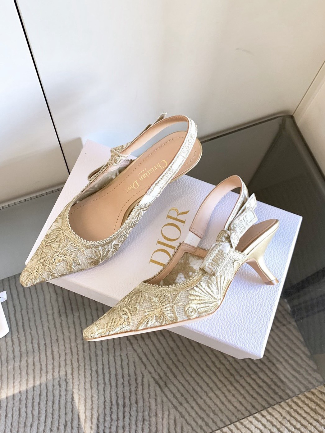 Shoe Women Sandals — f5f70c76 Angle 1