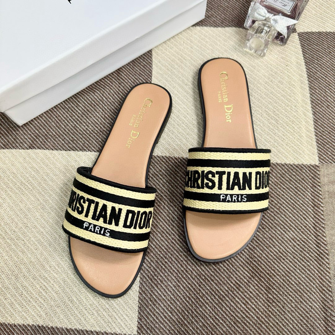 Shoe Women Sandals — f792d284 Angle 1