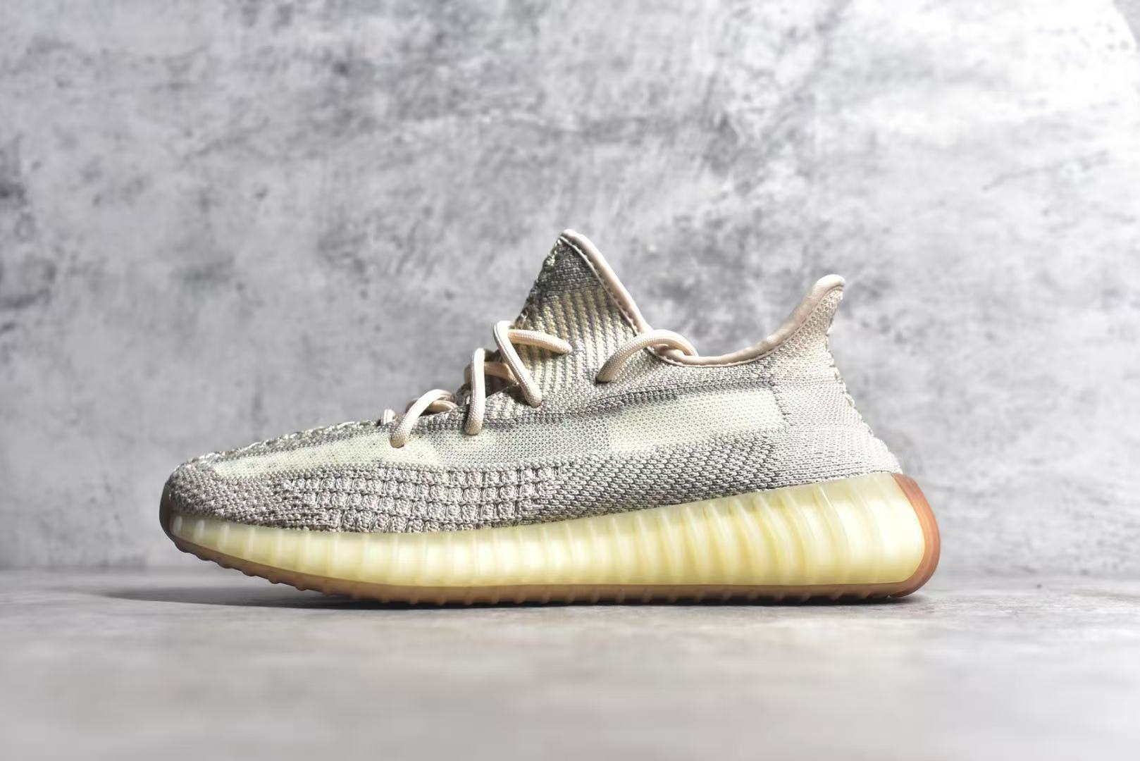 Shoe YEEZY — 1253133c Angle 1