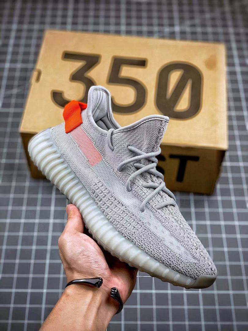 Shoe YEEZY — 3cfae9c3 Angle 1